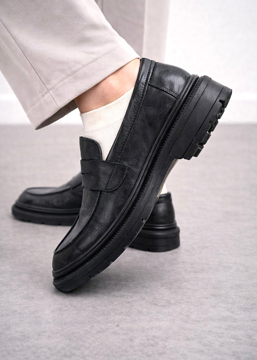 005 IMPORTED SHOES WITH RUBBER SOLE-BLACK