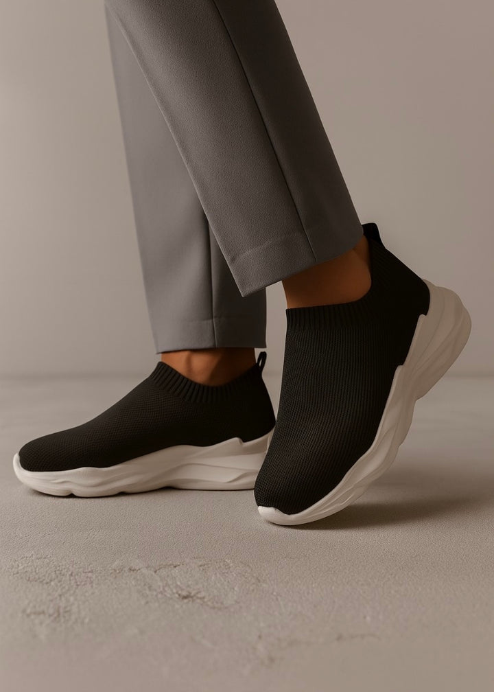 0042 SKETCHER'S LIGHT WEIGHT SLIP-ONS-FT